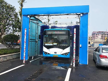 Система сквозной мойки автобусов